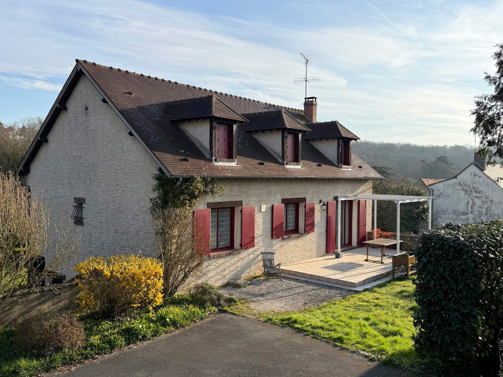 Pose d'un coulissant aluminium et de volets battants isolés de la marque Millet et Volpro à Chartres 1